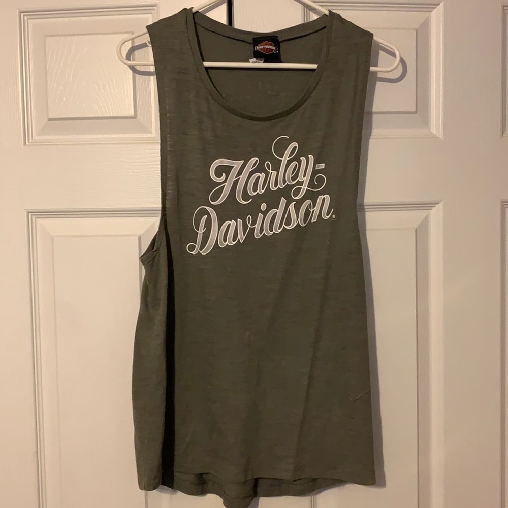 Women’s Harley Davidson tank.